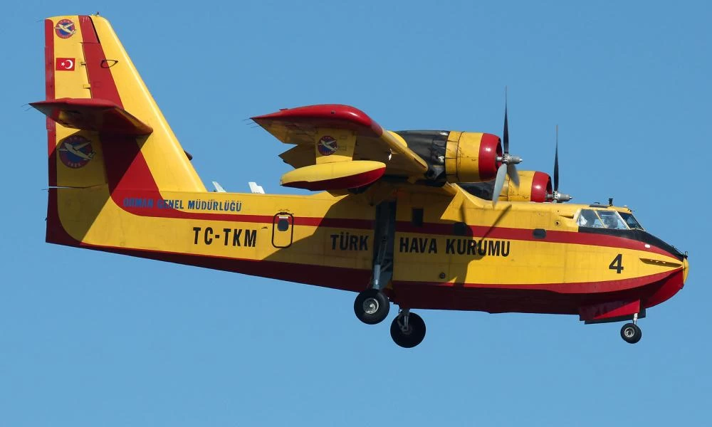 Η Τουρκία στέλνει δύο Canadair στην Ελλάδα